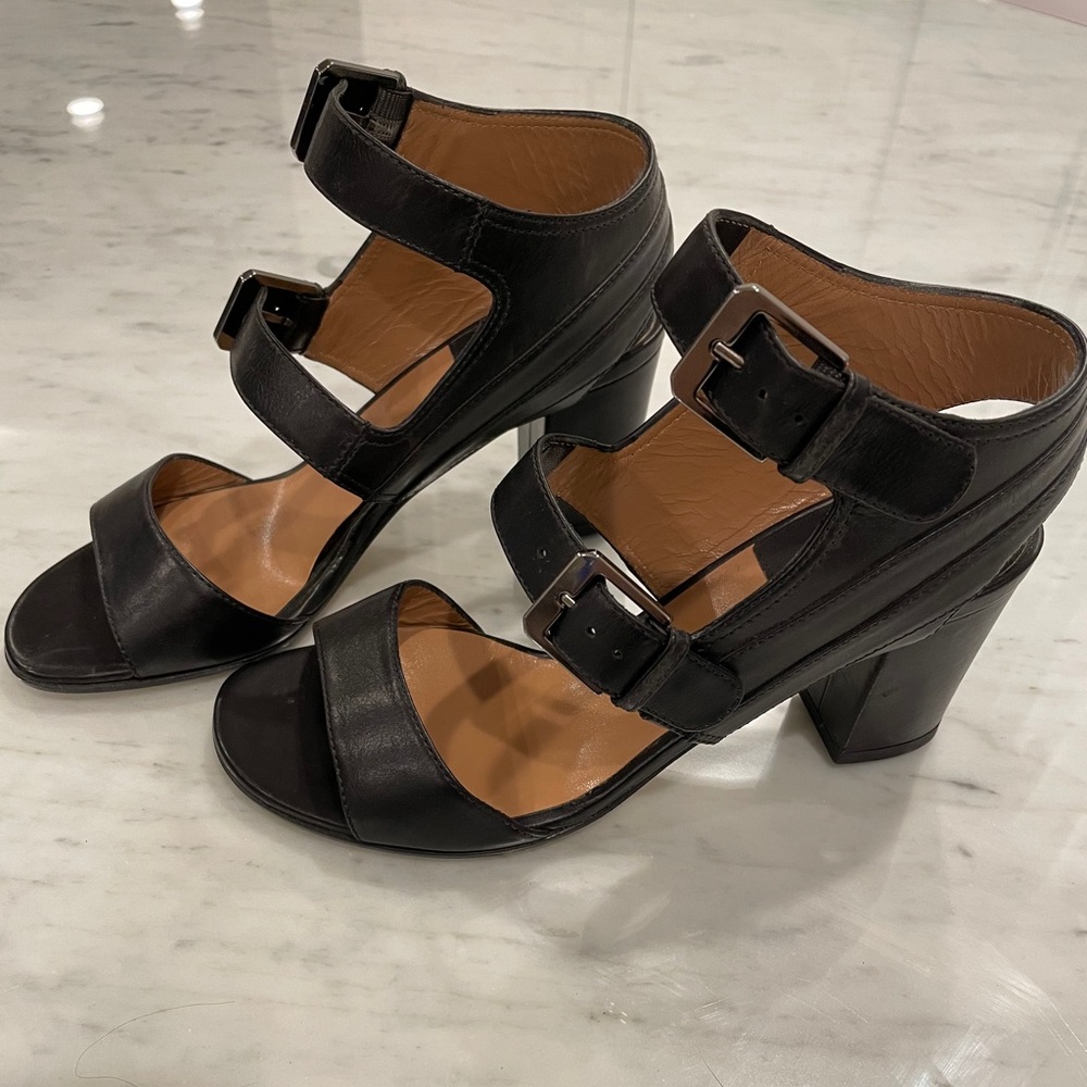 Laurence Dacade - Size 37